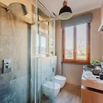 In Near Walls Apartamento